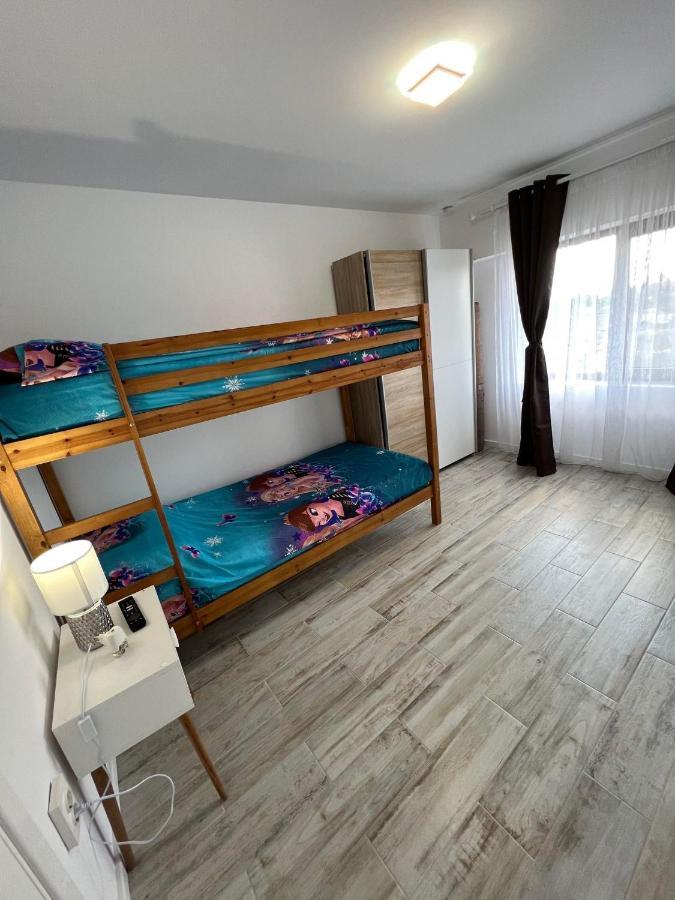 Luxurious Apartment With 3 Rooms And 2 Bathrooms In Corabia Exterior foto